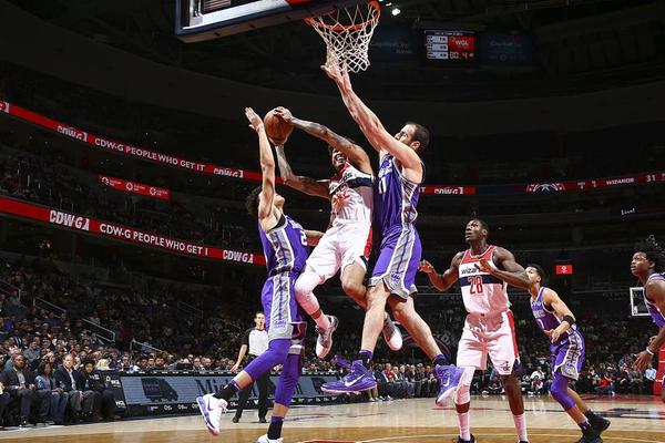 斯帕莱蒂：我说的是为联赛冠军而战，但必须为任何事而战（斯帕莱蒂：志在联赛冠军，但必须为一切而拼搏）