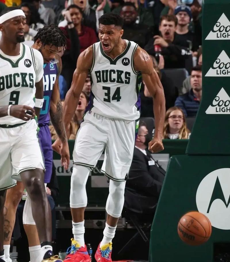 阿莱格里：意大利杯出局很遗憾，丢球时的防守本该做得更好（阿莱格里：意杯出局令人失望，丢球环节的防守应更到位）