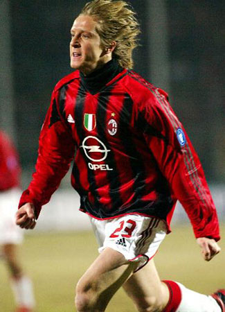 防守队员：能不能讲点武德？（防守球员：能不能讲点规矩？）