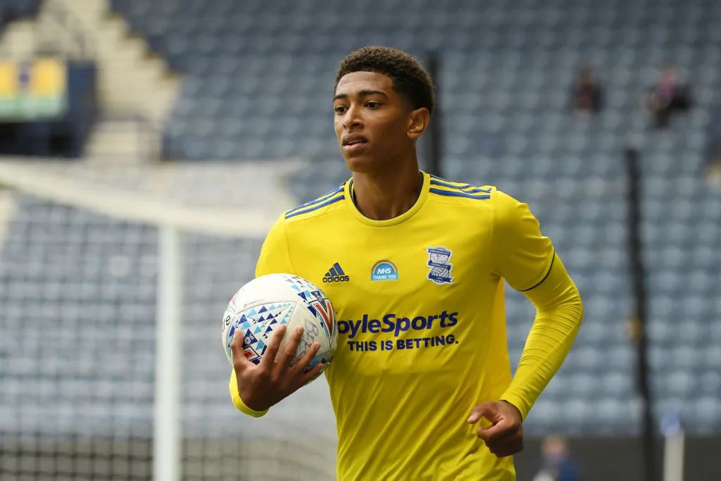 上次英超客战桑德兰，阿森纳依靠吉鲁替补梅开二度4-1胜（英超上次做客桑德兰，阿森纳凭吉鲁替补梅开二度4-1告捷）