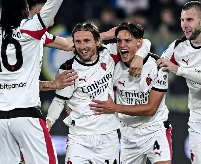 首球来了又没！维尔茨13场0球0助 却已取代萨拉赫称王（首球仍未开张！维尔茨13场0球0助，却已取代萨拉赫登顶）