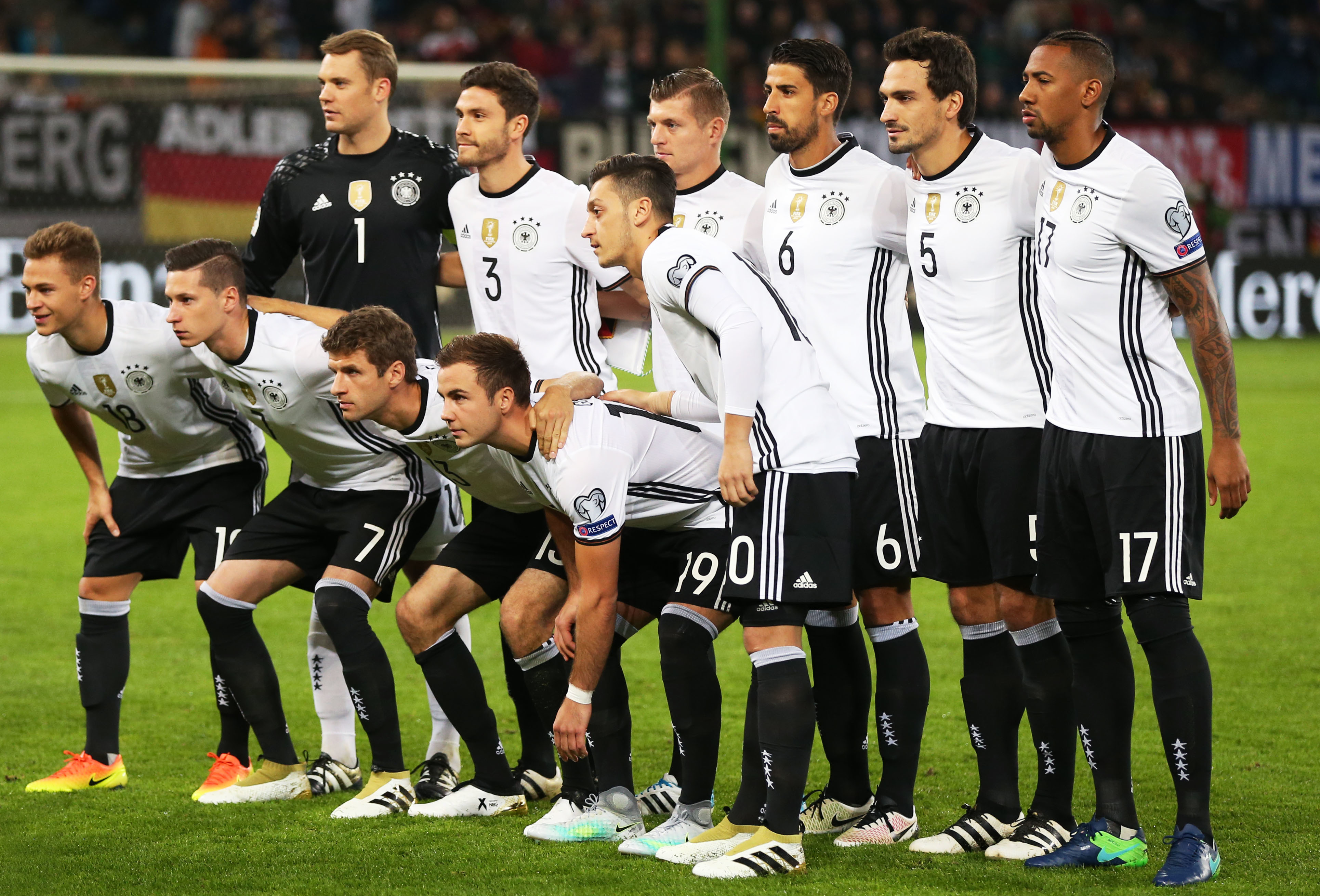 啥情况？篮网首节命中率&三分命中率皆超过60%，仍落后雄鹿3分（离谱！篮网首节投篮与三分命中率双超60%，仍以3分落后雄鹿）