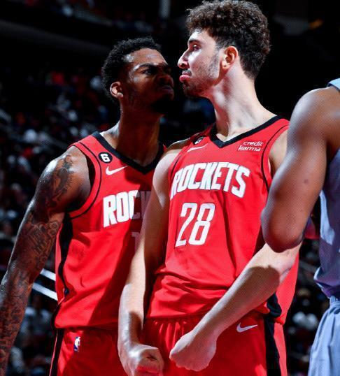 CBA俱乐部杯：鲍威尔26分 山东高速男篮99-95淘汰北京（CBA俱乐部杯 鲍威尔砍26分 山东高速99-95力克北京晋级下一轮）