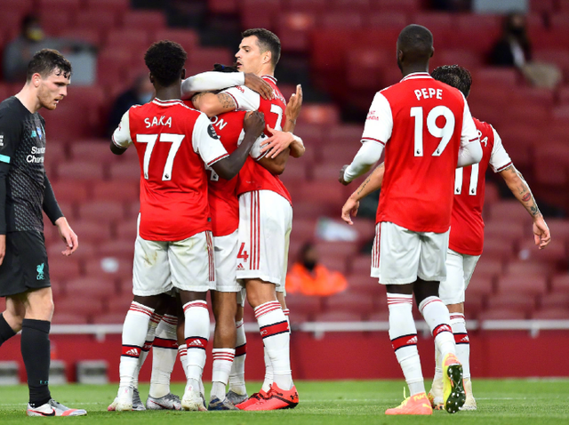 独领风骚，目前欧冠前8球队英超占4席，其余四大联赛各出1队（欧冠八强英超占据半壁江山，其余四大联赛各仅一队晋级）