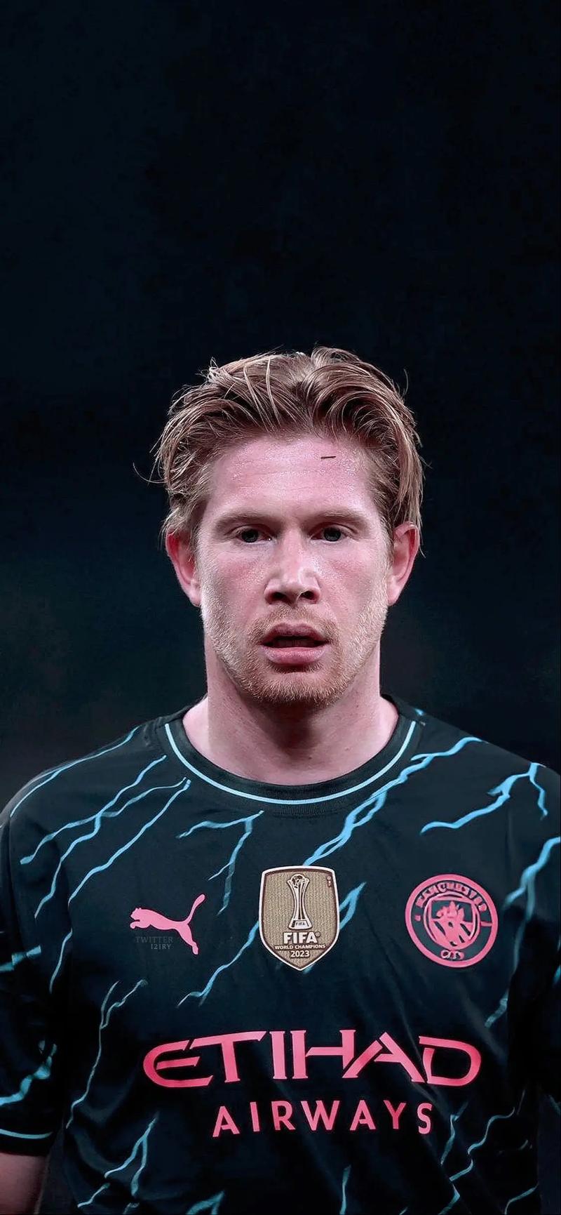 维埃里：现在拿皮奥和其他人比较毫无意义，应该让他安心踢球（维埃里：别再拿皮奥跟他人对比了，让他专心踢球才是正道）