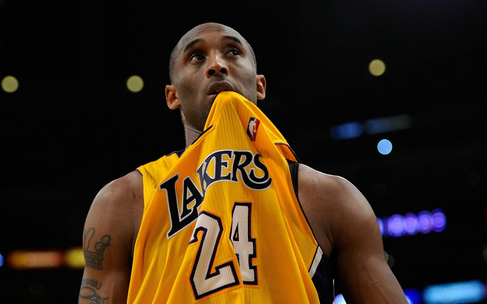 罗体：齐尔克泽愿意加盟罗马，但罗马先租后买报价被曼联拒绝（罗体：齐尔克泽愿投罗马，曼联否决先租后买方案）