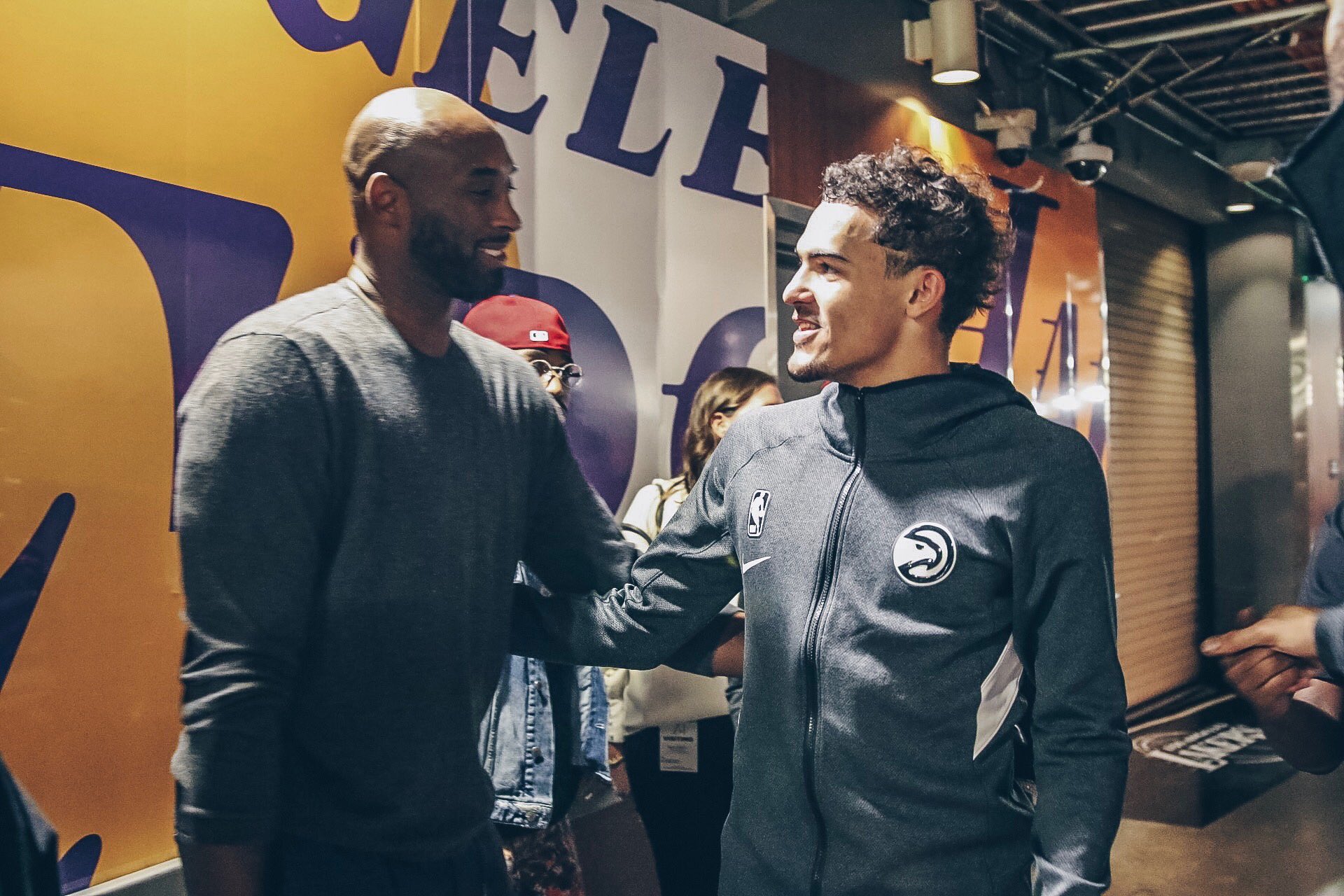 德甲半场：安塞尔米诺建功，多特蒙德暂1-0勒沃库森（半场战报：安塞尔米诺破门，多特蒙德暂以1-0领先勒沃库森）