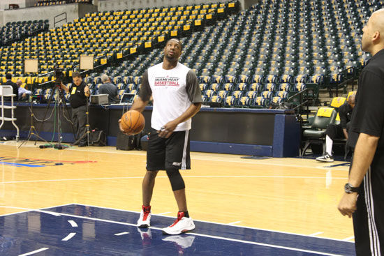 马竞客战埃因霍温：阿尔瓦雷斯搭档瑟洛特，小西蒙尼出战（马竞客场挑战埃因霍温：阿尔瓦雷斯联袂瑟洛特，小西蒙尼登场）