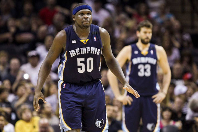 WAZ评沙尔克球员表现：两边翼卫灾难发挥，卡里乌斯超神（WAZ球员评分：沙尔克两翼卫失常，卡里乌斯神勇救主）