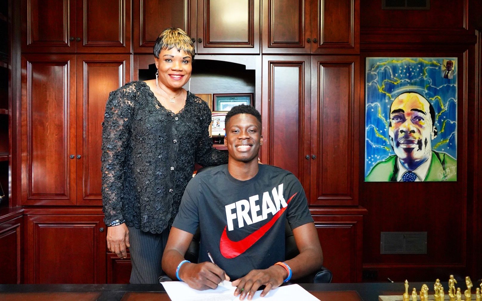 外媒：秘鲁检方证实伊涅斯塔与秘鲁的诈骗案件没有关系（外媒报道：秘鲁检方确认伊涅斯塔与该国诈骗案无关）